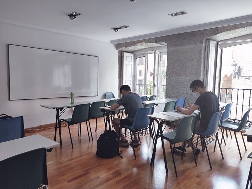 sala selectividad academia luis vives madrid